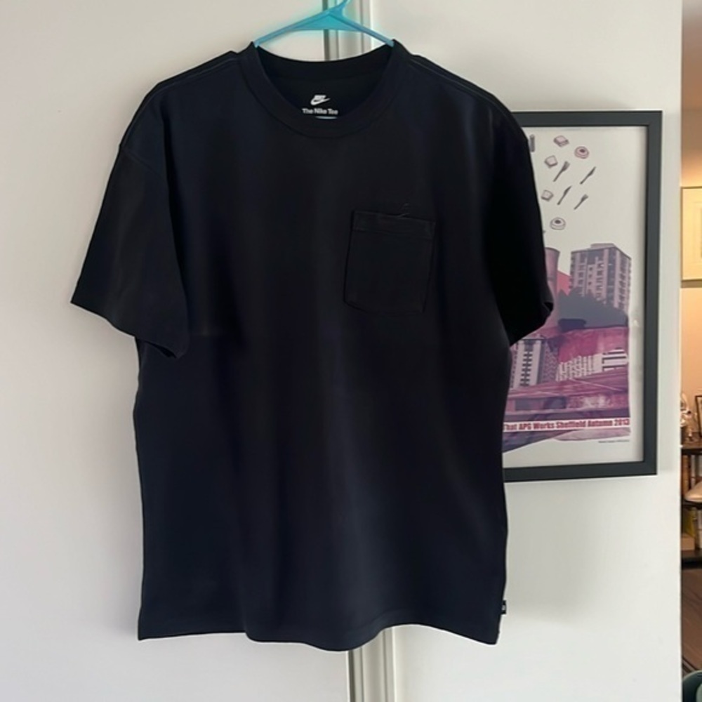 The Nike Tee medium black